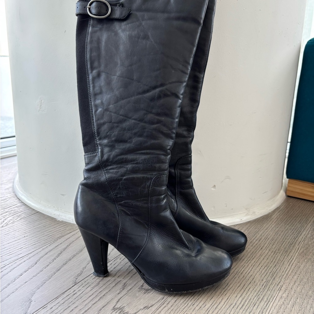Elegant Black Knee-High Women's Boots